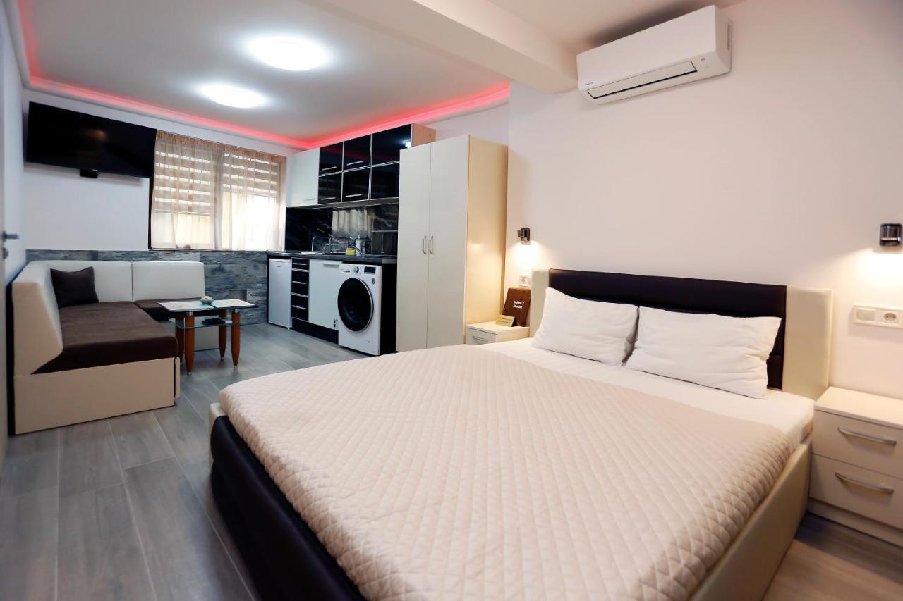 Deluxe 2 Studios City Center Burgas Exterior photo