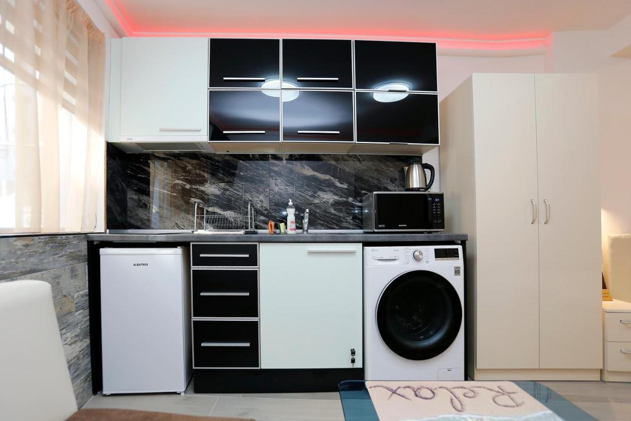 Deluxe 2 Studios City Center Burgas Exterior photo